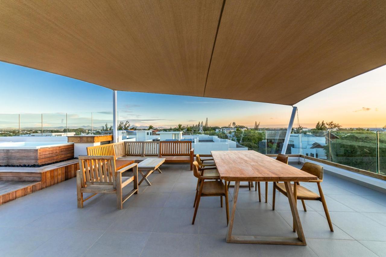 Penthouse 13 - One Bay Residence With Private Rooftop Terrace And Dip In Pool Pereybere Beach Zewnętrze zdjęcie