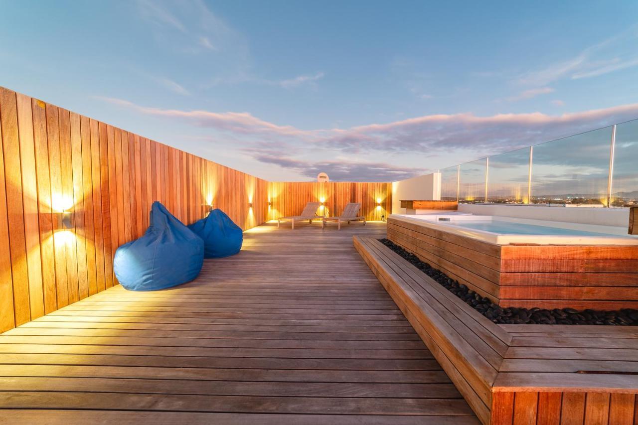 Penthouse 13 - One Bay Residence With Private Rooftop Terrace And Dip In Pool Pereybere Beach Zewnętrze zdjęcie