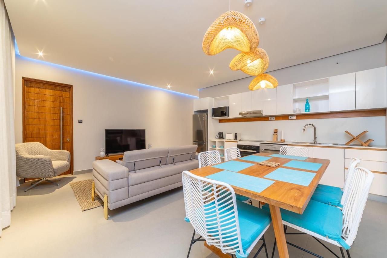 Penthouse 13 - One Bay Residence With Private Rooftop Terrace And Dip In Pool Pereybere Beach Zewnętrze zdjęcie