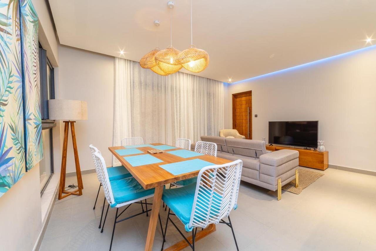 Penthouse 13 - One Bay Residence With Private Rooftop Terrace And Dip In Pool Pereybere Beach Zewnętrze zdjęcie